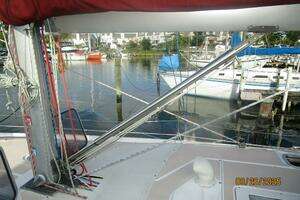 1998 Hunter 376 thumbnail 22