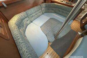 1998 Hunter 376 thumbnail 52