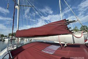 Red Sky 37ft Hunter Yacht For Sale