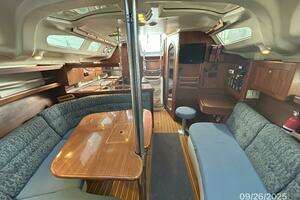 1998 Hunter 376 thumbnail 43