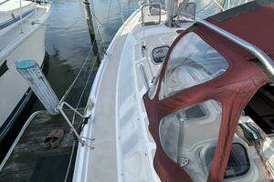 1998 Hunter 376 thumbnail 13