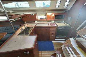 1998 Hunter 376 thumbnail 55