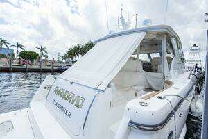2000 Tiara Yachts 5200 Express thumbnail 4