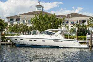 2000 Tiara Yachts 5200 Express thumbnail 3