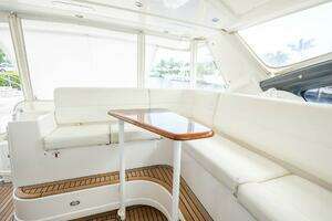 2000 Tiara Yachts 5200 Express thumbnail 7