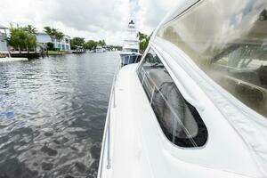 2000 Tiara Yachts 5200 Express thumbnail 23