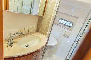 2000 Tiara Yachts 5200 Express thumbnail 20