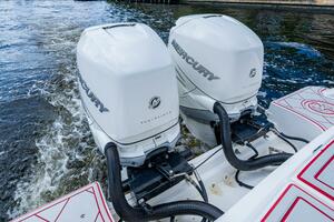 DARE TO DREAM S SIDECHICK 33ft Boston Whaler Yacht For Sale