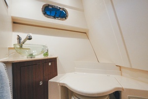 Amazing Grace 32ft Pursuit Yacht For Sale