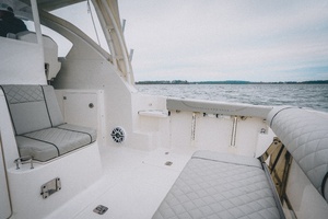 Amazing Grace 32ft Pursuit Yacht For Sale