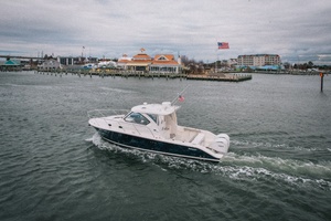 Amazing Grace 32ft Pursuit Yacht For Sale