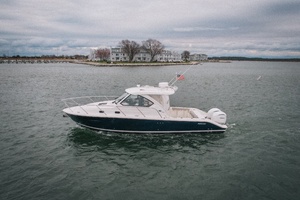 Amazing Grace 32ft Pursuit Yacht For Sale