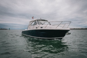 Amazing Grace 32ft Pursuit Yacht For Sale