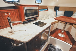 Amazing Grace 32ft Pursuit Yacht For Sale