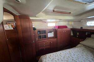 2001 Hunter 420 Passage thumbnail 21