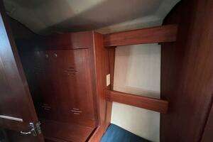 2001 Hunter 420 Passage thumbnail 16