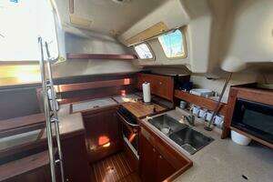 2001 Hunter 420 Passage thumbnail 10