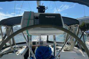 2001 Hunter 420 Passage thumbnail 4