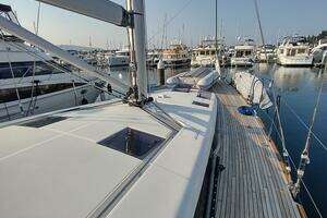 2018 Beneteau Sense 57 thumbnail 27