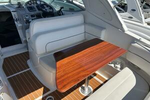 28ft Bayliner Yacht For Sale