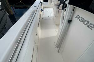30ft Robalo Yacht For Sale