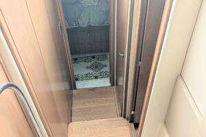 2004 Meridian 411 thumbnail 28