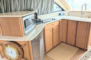 2004 Meridian 411 thumbnail 18