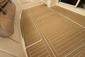 2004 Meridian 411 thumbnail 38