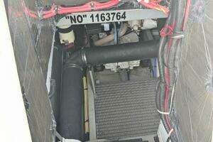 2004 Meridian 411 thumbnail 34