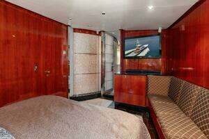 2004 Ebony Custom Sportfish 65 Convertible thumbnail 23