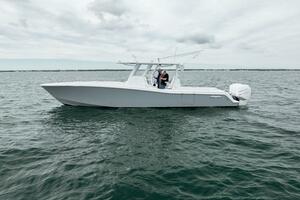 39FT (11.94M) INVINCIBLE yacht for sale