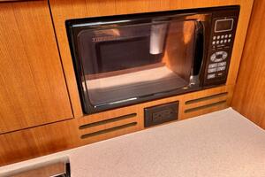 WINDEPENDENCE 38ft Hunter Yacht For Sale