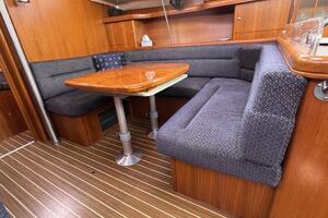 WINDEPENDENCE 38ft Hunter Yacht For Sale