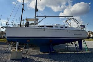 WINDEPENDENCE 38ft Hunter Yacht For Sale