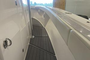 39FT (12.04M) FRONT RUNNER