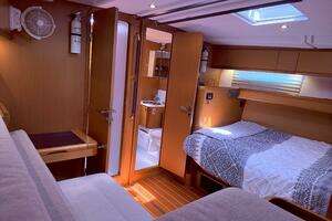 2012 Jeanneau thumbnail 33