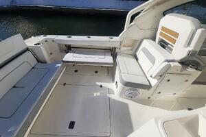 32ft Pursuit Yacht For Sale