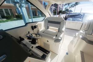 32ft Pursuit Yacht For Sale