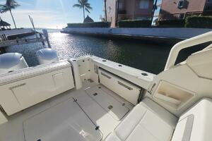 32ft Pursuit Yacht For Sale