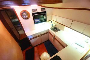 Trophy Hunter 50ft Bertram Yacht For Sale