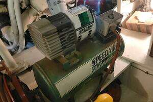 1989 Bertram 50 Convertible thumbnail 61