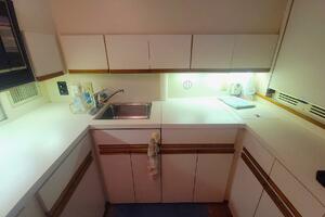 Trophy Hunter 50ft Bertram Yacht For Sale