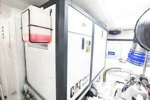 2015 Ocean Yachts 64 Convertible thumbnail 32