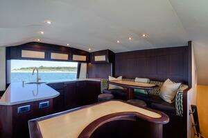 2015 Ocean Yachts 64 Convertible thumbnail 6