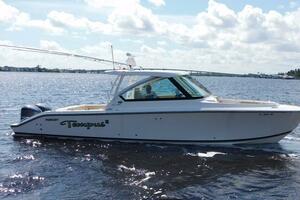 32ft Pursuit Yacht For Sale