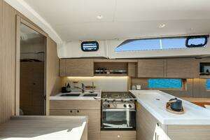 2026 Beneteau Oceanis 47 thumbnail 7