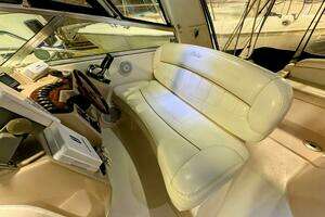 2002 Rinker 342 Fiesta Vee thumbnail 11