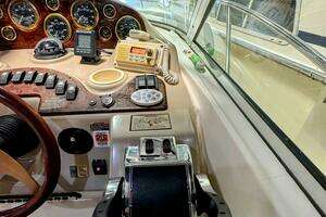 2002 Rinker 342 Fiesta Vee thumbnail 9