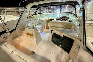 2002 Rinker 342 Fiesta Vee thumbnail 19