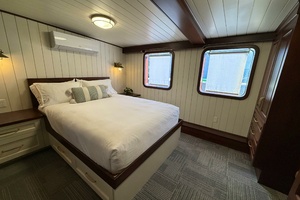 ANNE S PIERCE 120ft Glovertown Sy Yacht For Sale